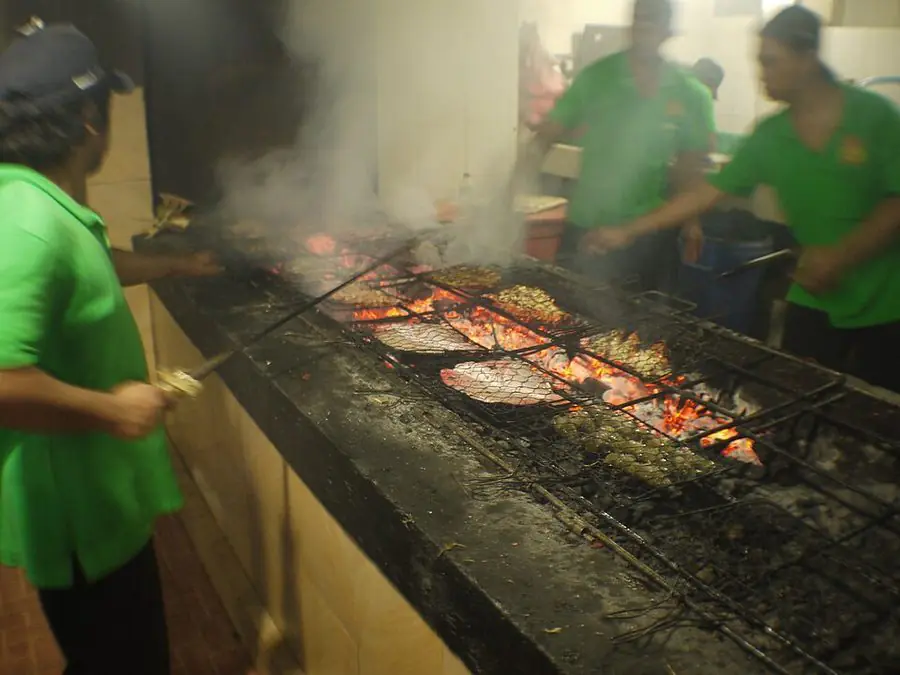 Ikan Bakar Jimbaran (Jimbaran grilled seafood)