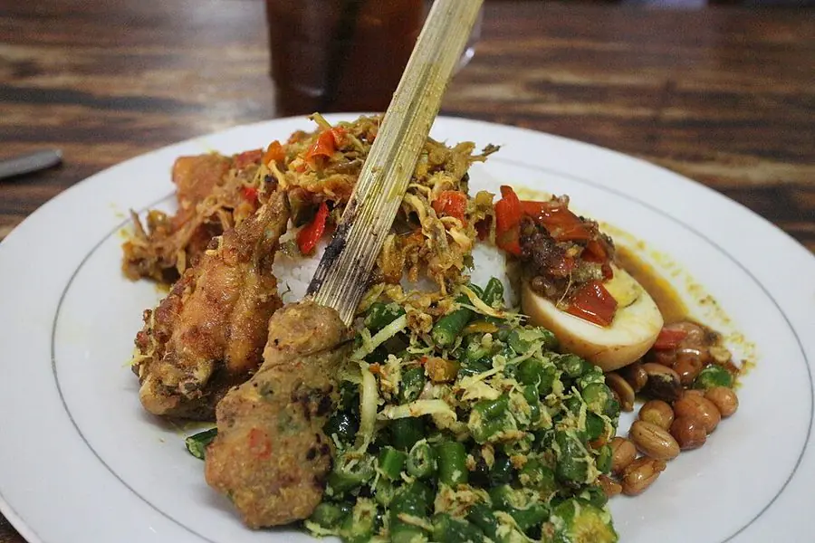 Nasi Ayam Kedewatan (Balinese chicken rice)
