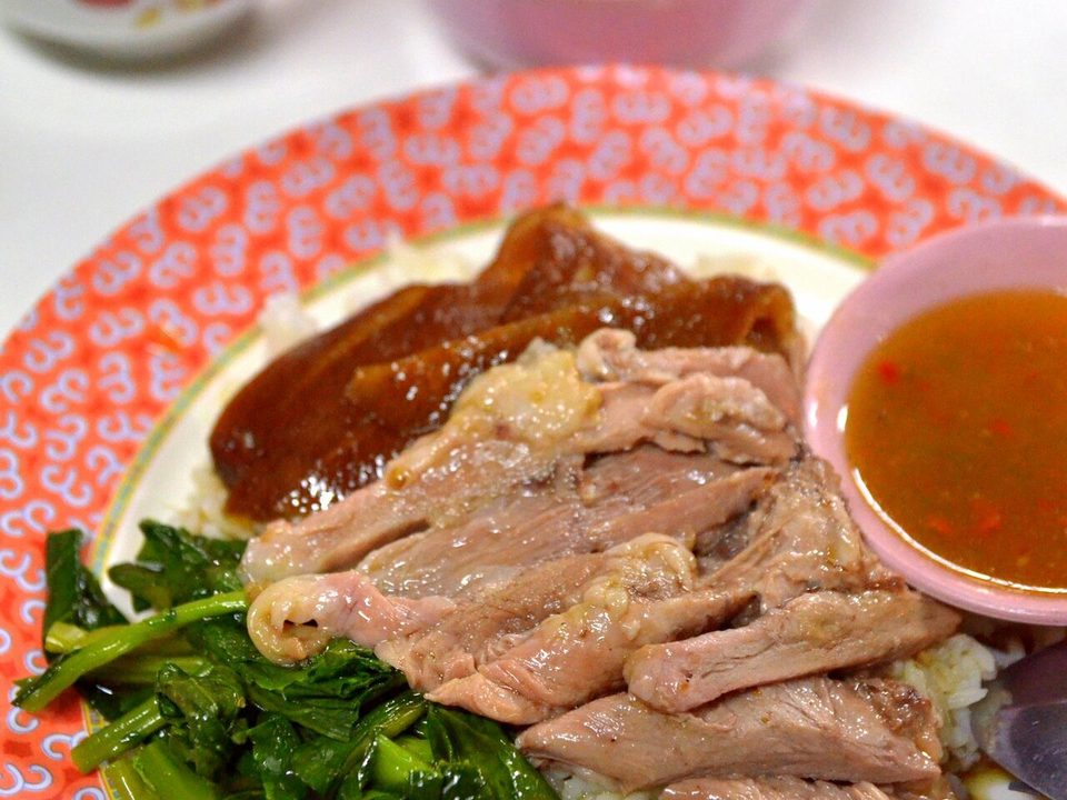 Khao Kha Moo (Braised pork leg on rice)