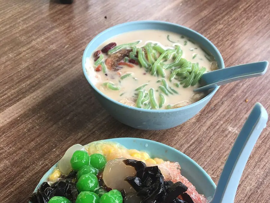 Cendol (Shaved ice with coconut milk and palm sugar)