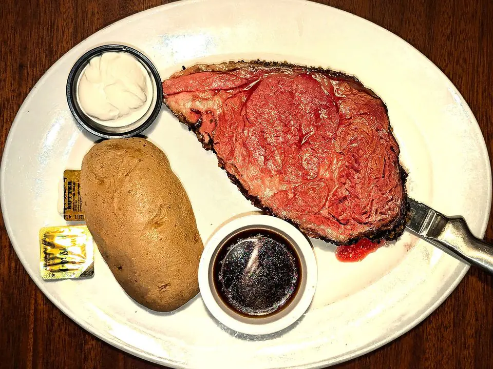 Prime Rib (Slow-roasted rib of beef, Vegas style)