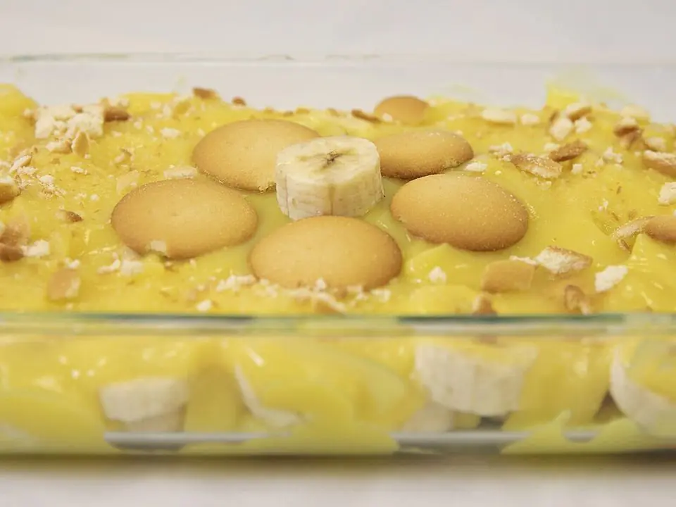 Banana Pudding (Custard, vanilla wafers and bananas)