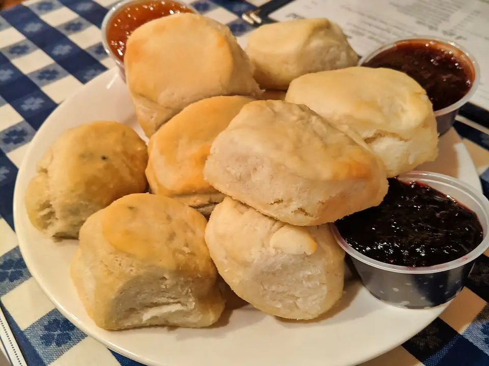 Buttermilk Biscuits (Biscuits with house preserves)